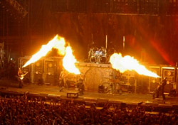 Totlis tanzmetal transz, tisztt t?zzel - Rammstein @ Papp Lszl Sportarna, 2010. 03. 16. 