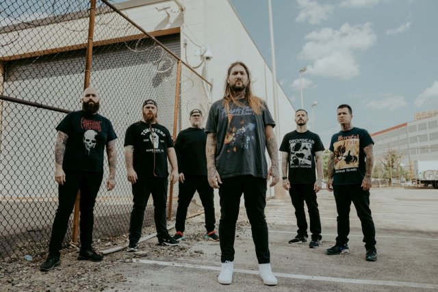 Brutlis, t zenekaros turn ln tr vissza a Fit For An Autopsy